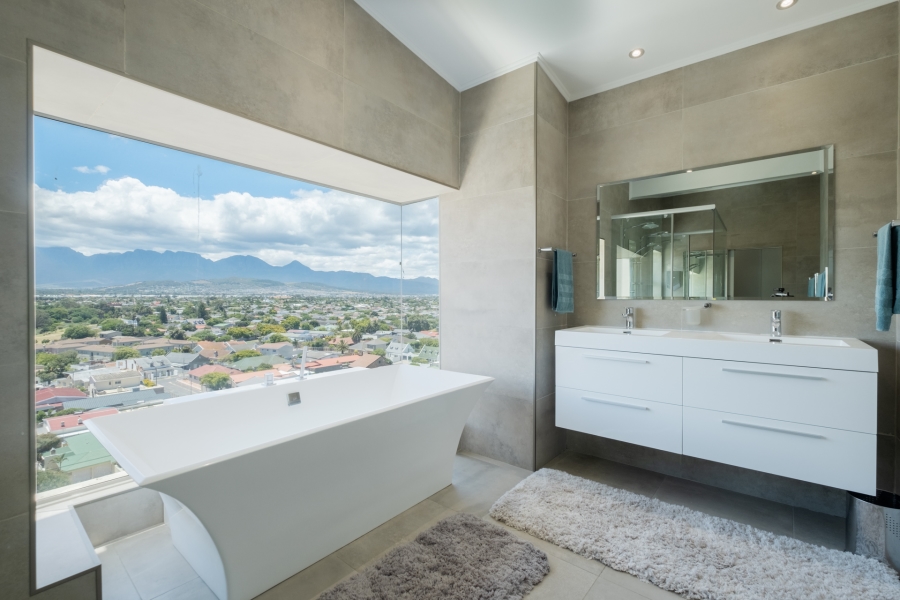3 Bedroom Property for Sale in Strand North Western Cape